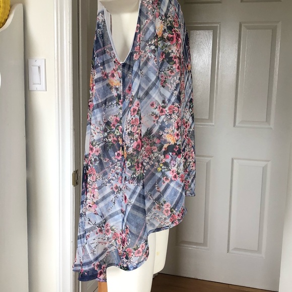 🛍Floral Patika sleeveless top Size M - Picture 3 of 8